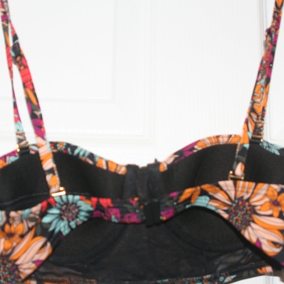 Floral Bralette swimsuit clasp back - Picture 4 of 4